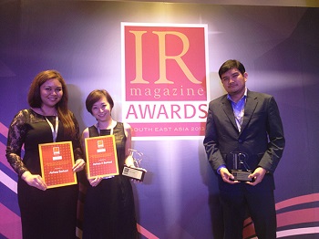 Josie Chin (Left) with her colleagues at the IR Magazine Awards and Conference - South East Asia 2013